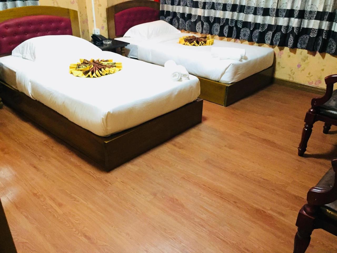 C & Y Hotel Yangon Bagian luar foto