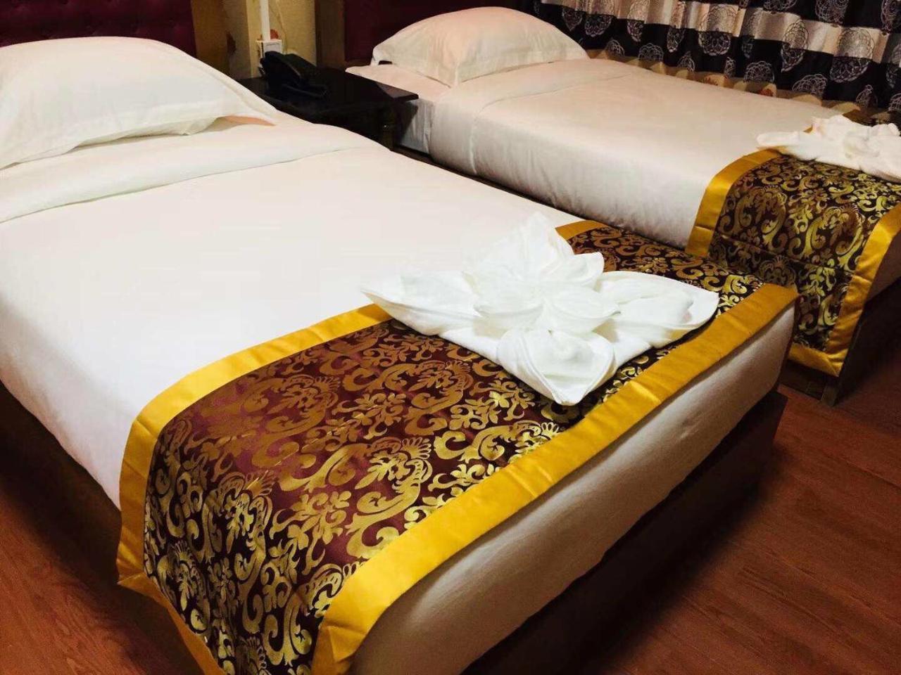 C & Y Hotel Yangon Bagian luar foto