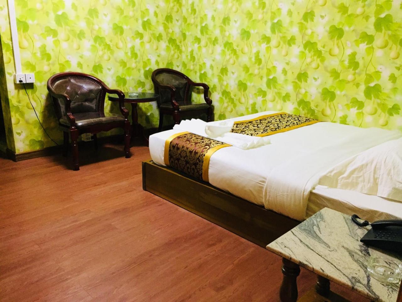 C & Y Hotel Yangon Bagian luar foto