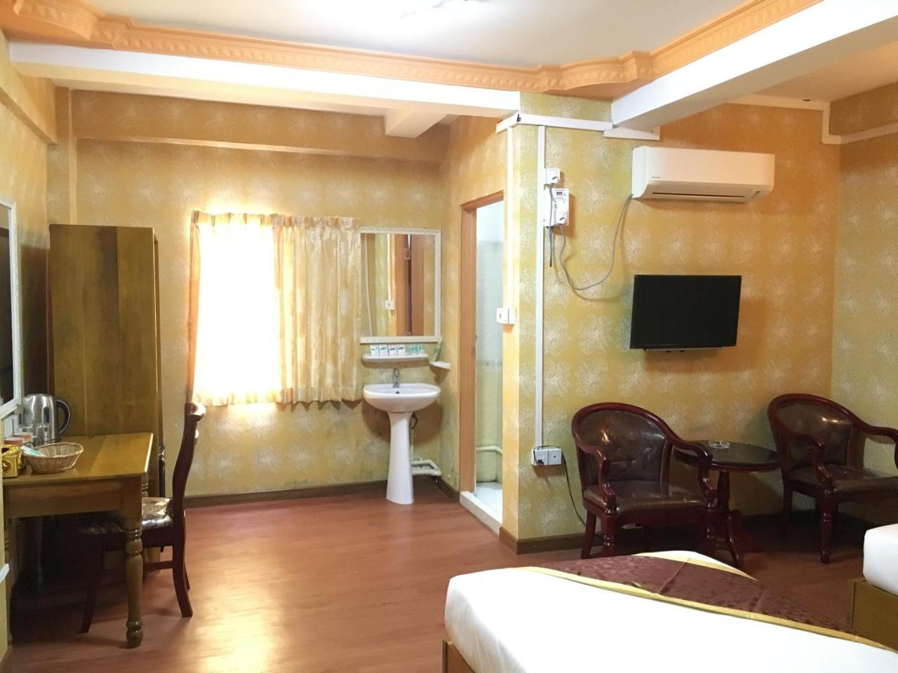 C & Y Hotel Yangon Bagian luar foto