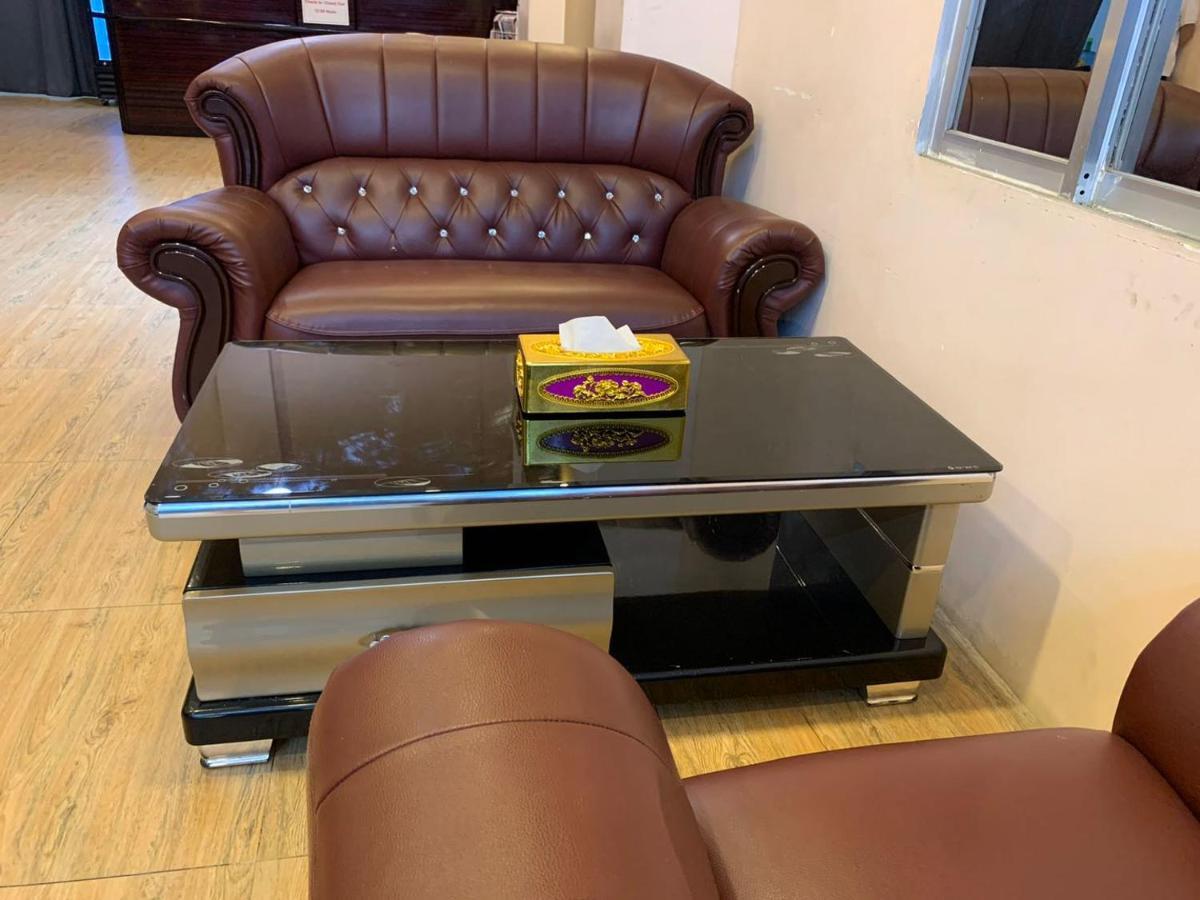 C & Y Hotel Yangon Bagian luar foto